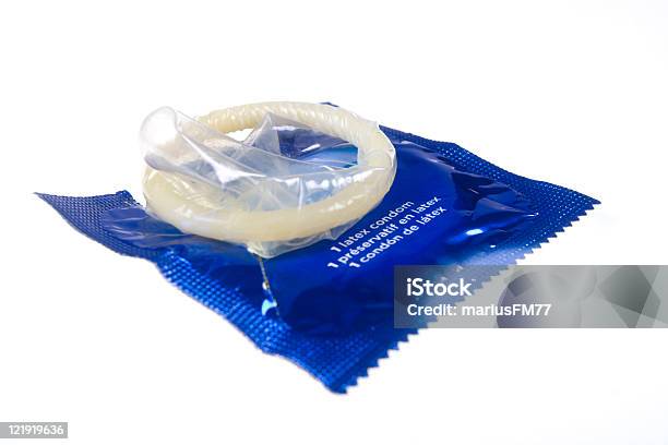 Foto de Condom e mais fotos de stock de Camisinha - Camisinha, Fundo Branco, Borracha - Material