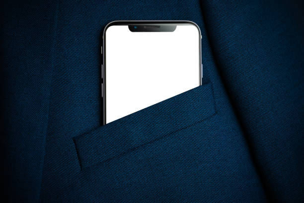 smartphone preto com tela branca no bolso do terno masculino de perto. espaço de cópia, mockup - pocket - fotografias e filmes do acervo