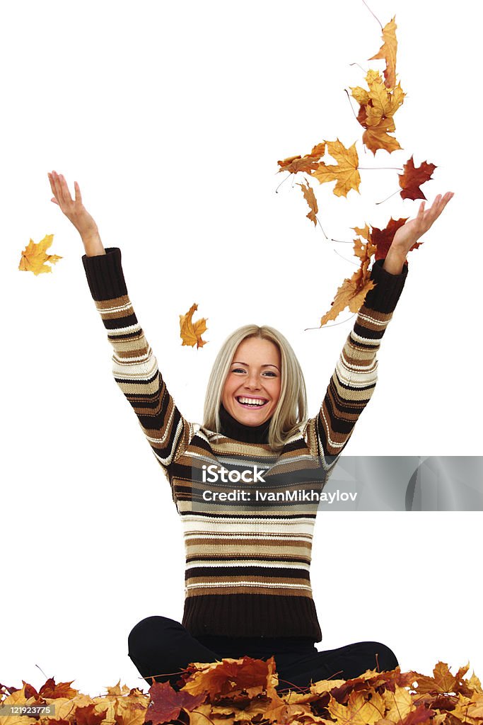 Femme de feuilles d'automne dans le studio - Photo de Adulte libre de droits