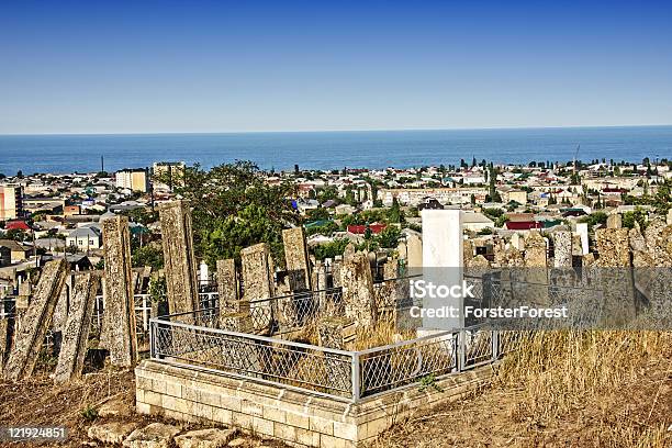 Musulmano Cemetry - Fotografie stock e altre immagini di Ambientazione esterna - Ambientazione esterna, Blu, Catena del Caucaso