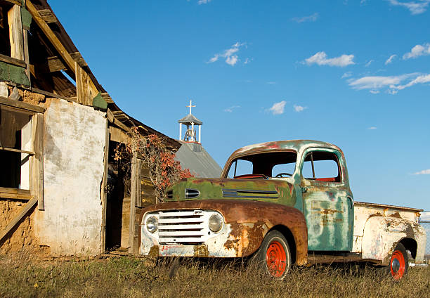 istock Vintage Truck 121927137