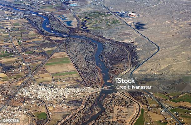 Вид С Воздуха Альбукерке И Река Риогранде — стоковые фотографии и другие картинки Река Рио-Гранде - Река Рио-Гранде, Вид с воздуха, Альбукерке - Нью-Мексико