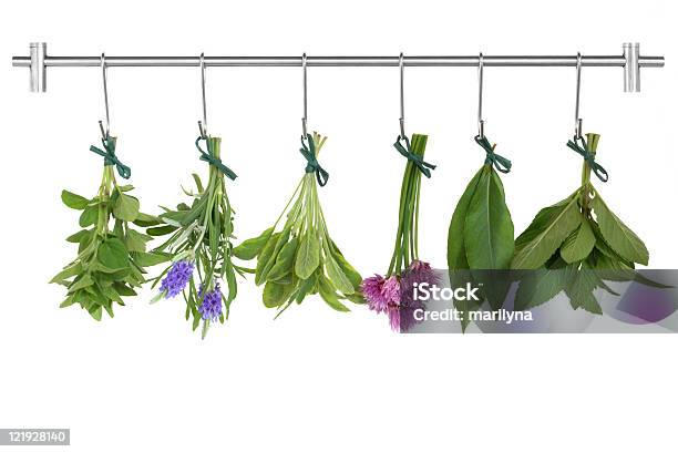 Trocknen Herb Bunches Stockfoto und mehr Bilder von Lavendel - Lavendel, Minze, Weißer Hintergrund