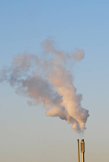 rauchende schlote - klimaschutz стоковые фото и изображения