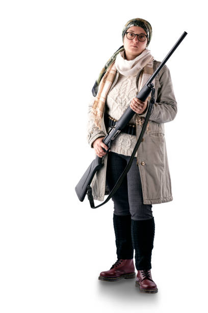 la mujer con un arma. - shooting women gun shotgun fotografías e imágenes de stock