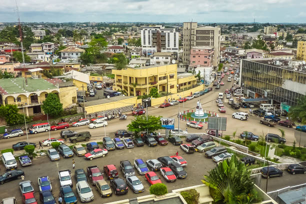 Libreville Panoramic of a square with cars in the African city of Libreville, capital of Gabon gabon stock pictures, royalty-free photos & images