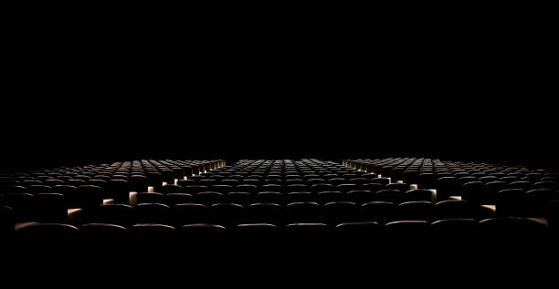 chaises vides dans la grande salle de conférence pour la convention d’entreprise ou la conférence - industrie du théâtre photos et images de collection