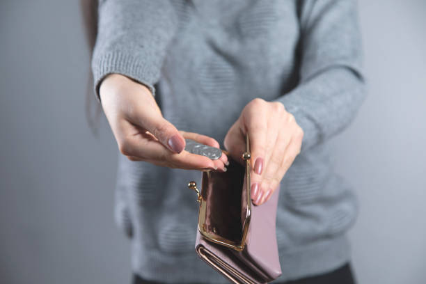 woman hand coin with wallet