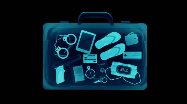 controlla la radiografia di sicurezza della valigia. - airport screening foto e immagini stock