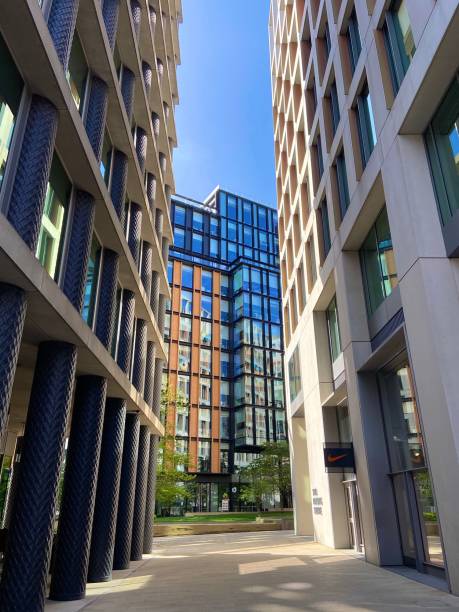 pancras square londres sin gente - estación de kings cross fotografías e imágenes de stock