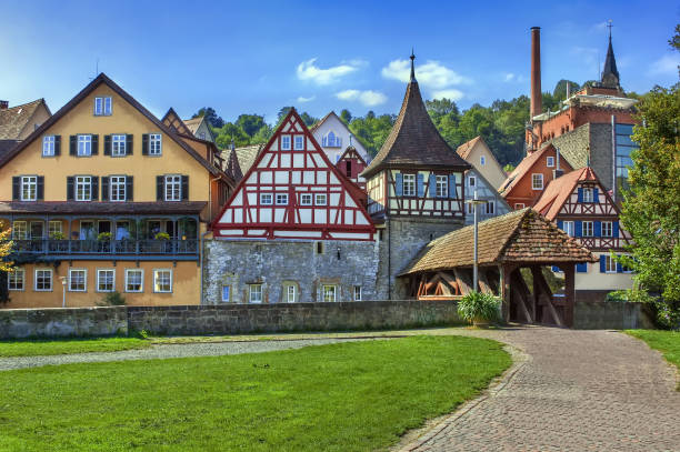 Half-timbered houses along Kocher river in Schwabisch Hall, Germania