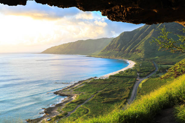 istock Hawaii Paradise with Mountains and Beaches 1219445390
