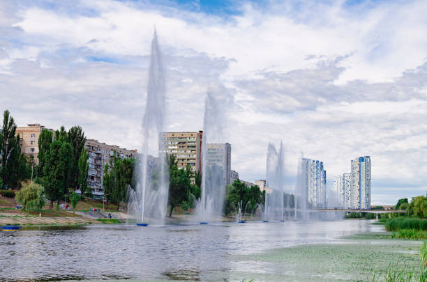 istock fountains in the canal 1219452015