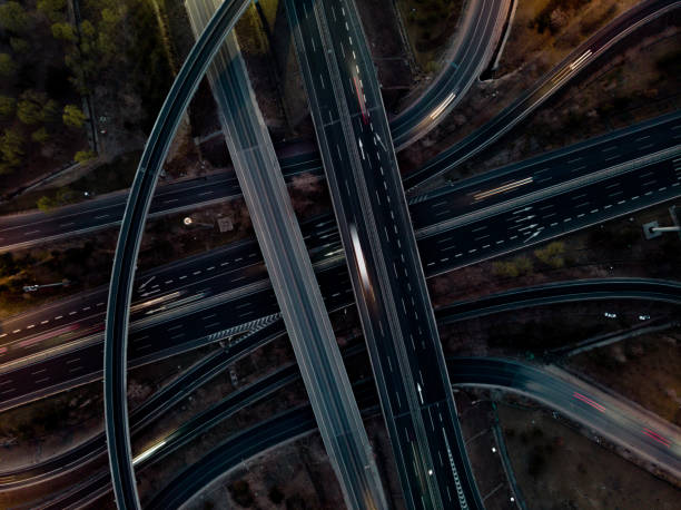 ラッシュアワーの陸橋と都市交通の航空写真 - aerial view shanghai technology multiple lane highway ストックフォトと画像