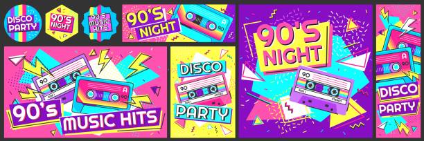 ilustraciones, imágenes clip art, dibujos animados e iconos de stock de cartel de fiesta de discoteca de los 90. la música de los años noventa llega a la pancarta, la invitación de la noche de baile de los 90 y el conjunto de ilustraciones vectoriales de cinta estéreo retro - fun time audio
