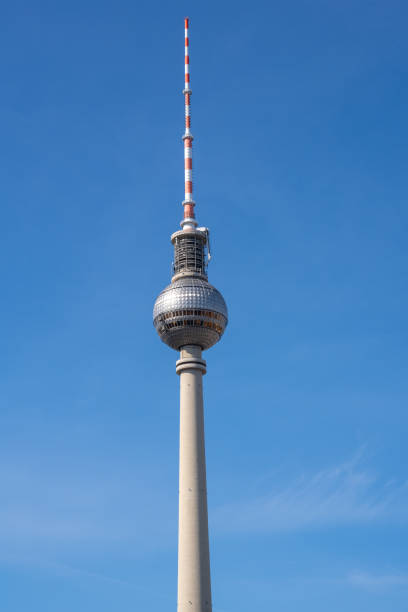 the fernsehturm, berlins most famous landmark - plattenbau berlin germany east germany office building stock-fotos und bilder