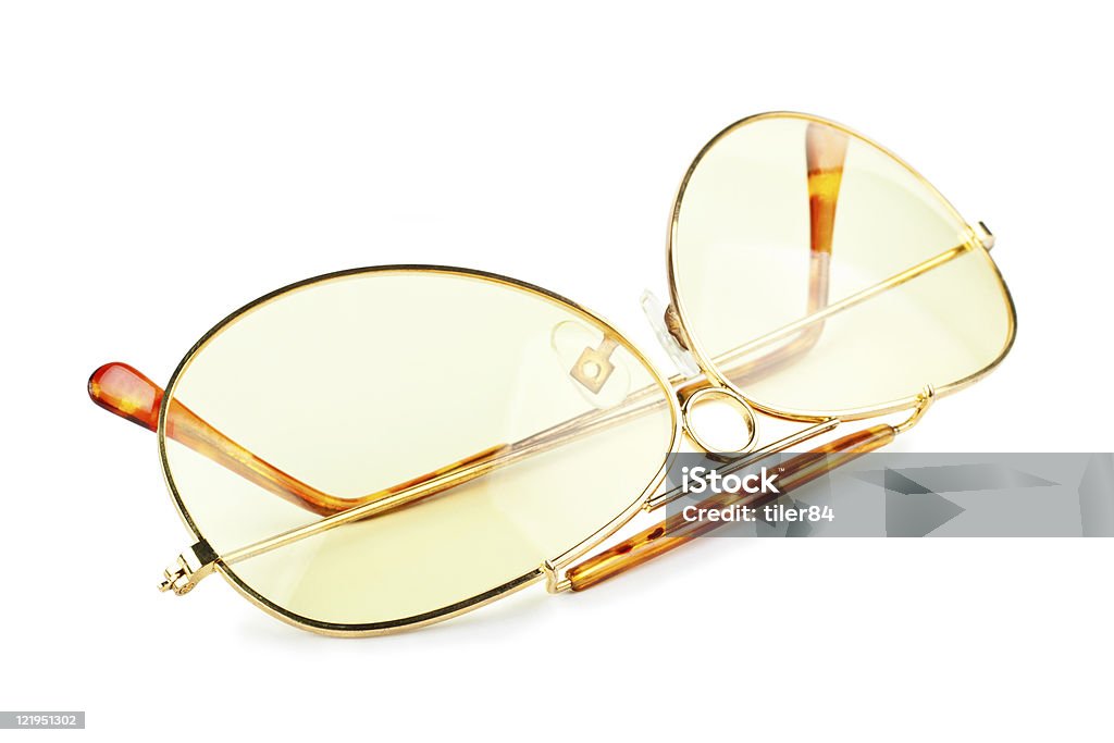 Occhiali da sole giallo isolato su sfondo bianco - Foto stock royalty-free di Accessorio personale
