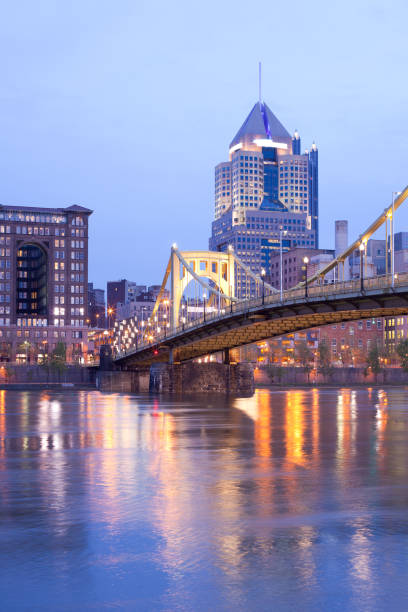 Roberto Clemente Bridge over Allegheny River at dusk in Pittsburgh. Roberto Clemente Bridge over Allegheny River at dusk, Pittsburgh, Pennsylvania, United States. sixth street bridge stock pictures, royalty-free photos & images