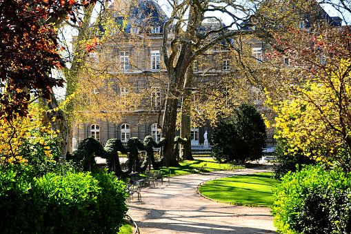 Paris : Jardin du Luxembourg  is empty during pandemic Covid 19 in Europe. There are no tourist, no walker, no stroller because people must stay at home and be confine. Schools, restaurants, museums, parks or gardens... are closed. Paris, in France. March 30 , 2020.