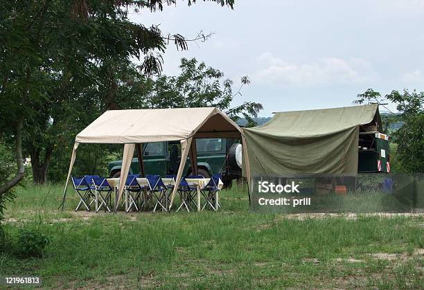 Acampamento No Uganda - Fotografias de stock e mais imagens de Uganda - Uganda, Acampar, Floresta pluvial