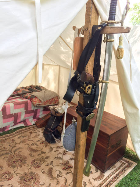 scène américaine de reconstitution de la guerre civile - civil war american civil war battlefield camping photos et images de collection