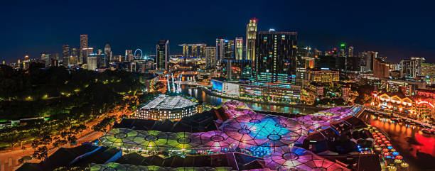 vue panoramique de singapour la nuit - gardens by the bay photos et images de collection