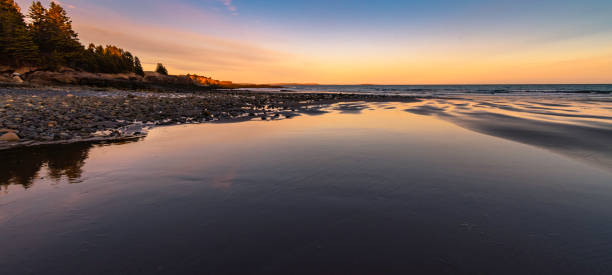 długa ekspozycja panorama skalistej plaży - grand manan island zdjęcia i obrazy z banku zdjęć