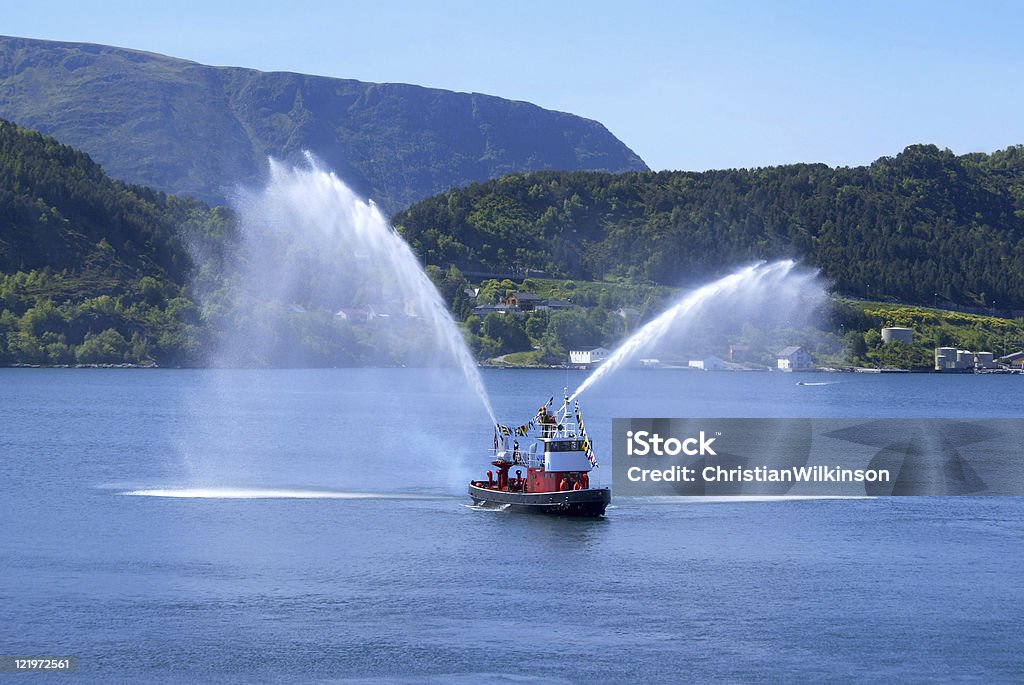 Alesund Fireboat - Foto stock royalty-free di Vigile del fuoco