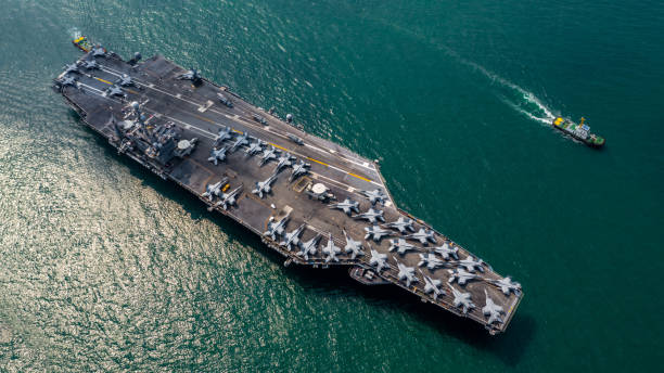 american navy aircraft carrier, usa navy ship carrier full loading airplane fighter jet aircraft, aerial view army navy nuclear ship carrier full fighter jet aircraft concept technology of battleship. - contratorpedeiro imagens e fotografias de stock