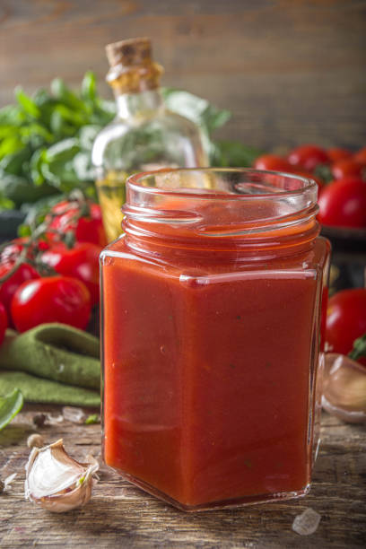 salsa di pomodoro fatta in casa - gazpacho salsa vegan food freshness foto e immagini stock