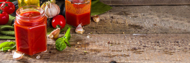 salsa di pomodoro fatta in casa - gazpacho salsa vegan food freshness foto e immagini stock