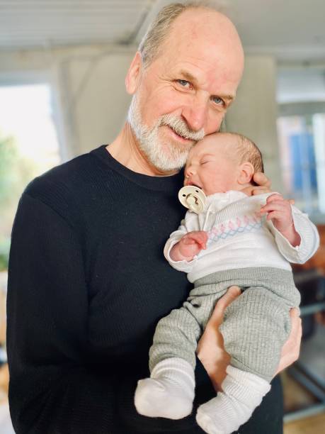 proud granddad with granddaughter - great grandchild imagens e fotografias de stock