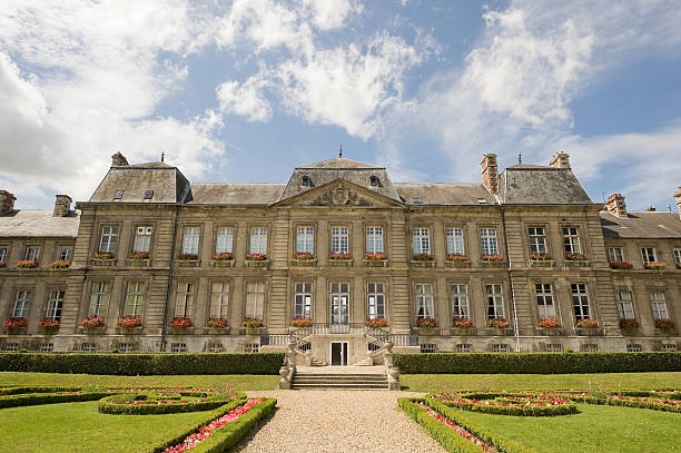 istock Palace and garden in Soissons (Picardy, France) 121974567