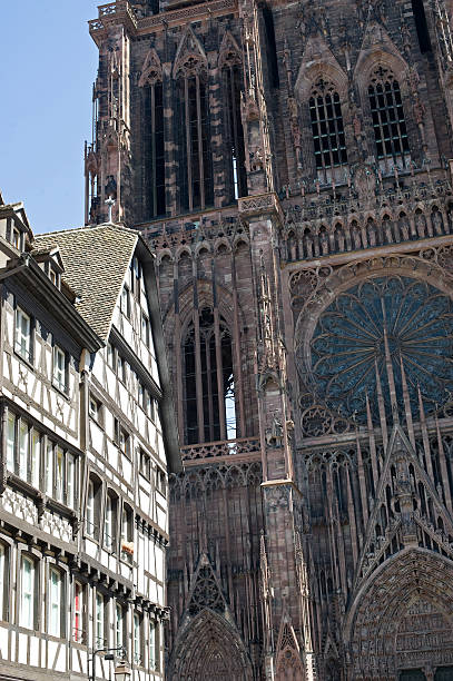 istock Strasbourg (Alsace, France) - The gothic cathedral and old houses 121974775