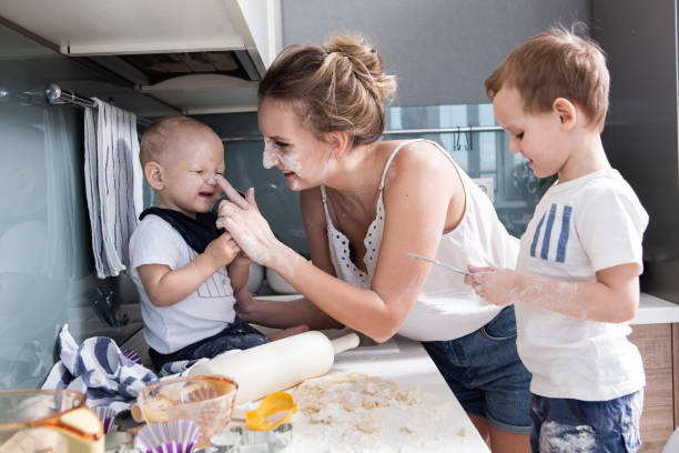 istock Family Cookies 1219749617