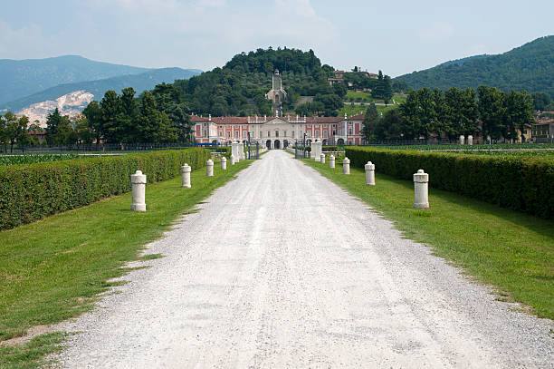 brescia (lombardía rezzato,, italia): villa fenaroli, antiguo palacio y park - architecture bergamo blue building exterior fotografías e imágenes de stock