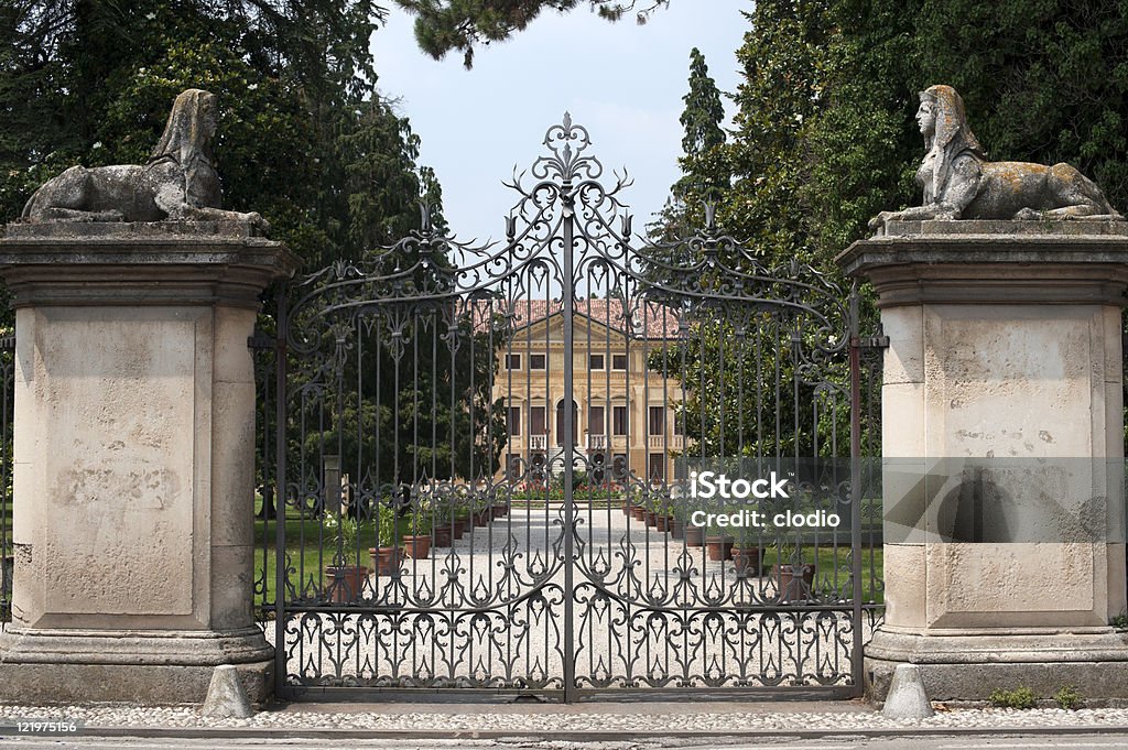 Sovizzo (Vicenza, Veneto, Italy), Villa Curti and the english garden Sovizzo (Vicenza, Veneto, Italy), Villa Curti and the english garden (1488) Gate Stock Photo