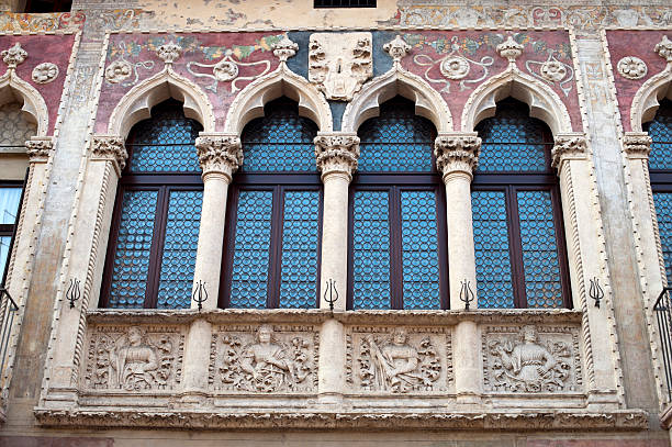 istock Vicenza (Veneto, Italy): window of historic building (Renaissance) 121975267
