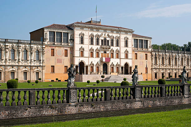 piazzola sul brenta (padwa, veneto, włochy), villa contarini, zabytkowy pałac - villa italian culture facade ornamental garden zdjęcia i obrazy z banku zdjęć