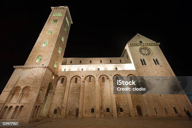 Trani Puglia イタリアメディバル大聖堂の夜景 - イタリアのストックフォトや画像を多数ご用意 - イタリア, イタリア文化, イルミネーション