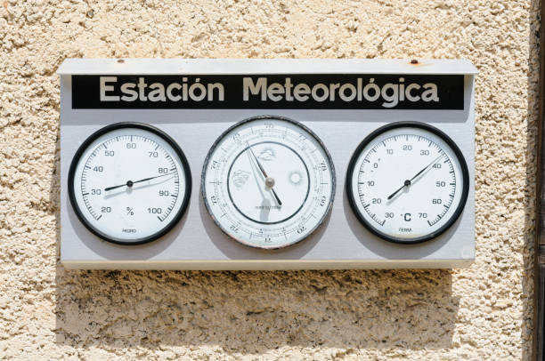 스페인어 "계측역"(tr: 기상관측소) - thermometer hygrometer work tool accuracy 뉴스 사진 이미지