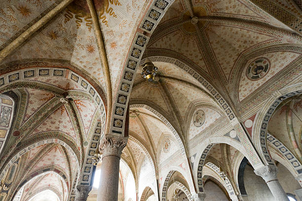 istock Santa Maria delle Grazie (Milan), interior 121978364