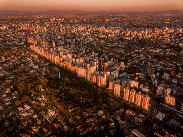 日没時のクリチバ/pr/ブラジルからの空中写真。 - curitiba ストックフォトと画像