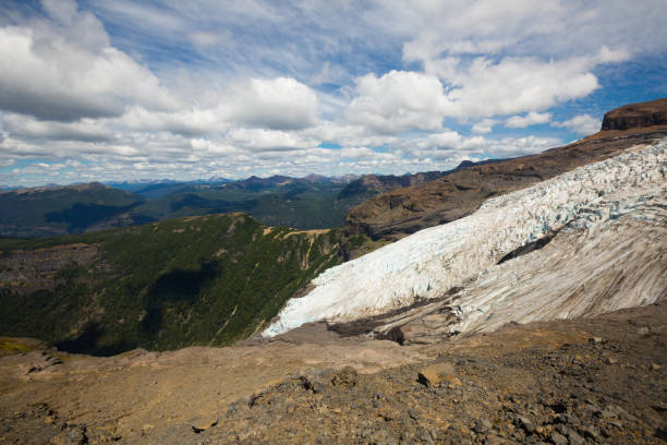 화산 트로나도르와 아를레체와 카스타노 오버라의 빙하 - rock climbing audio 뉴스 사진 이미지