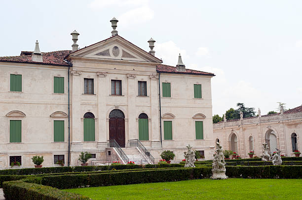 montecchio maggiore (vicenza, veneto, włochy)-villa cordellina - villa italian culture facade ornamental garden zdjęcia i obrazy z banku zdjęć