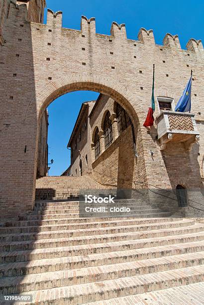 Montecassiano Macerata マルシェイタリア中世の建物 - まぶしいのストックフォトや画像を多数ご用意 - まぶしい, イタリア, イタリア マルケ州