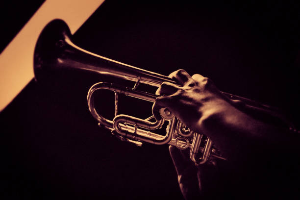 the trumpet player at the jazzclub - trumpet musical instrument brass band classical music imagens e fotografias de stock