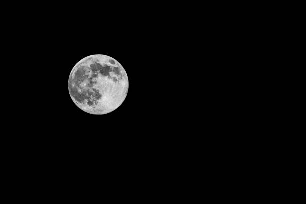 istock Super moon, full moon shoot in Austria 2020. 1219900352