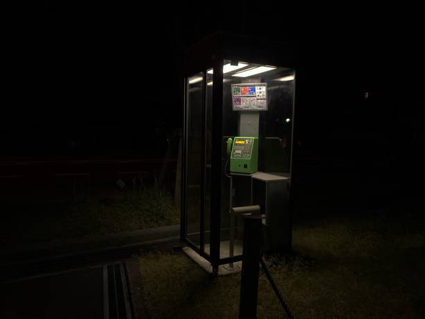 teléfono de pago por la noche - 6184 fotografías e imágenes de stock