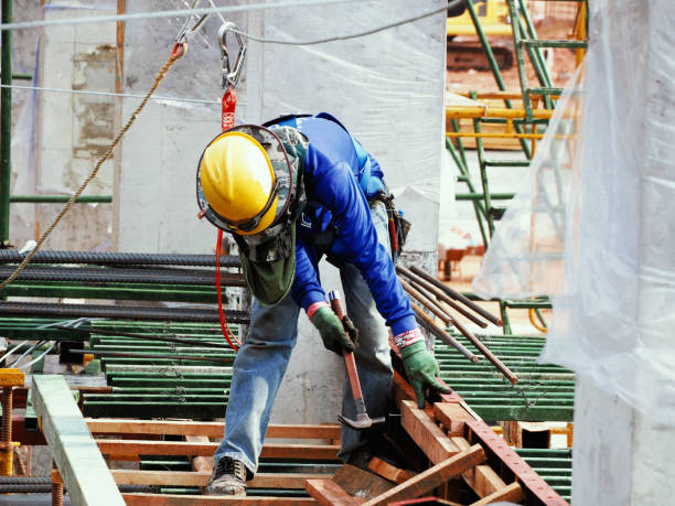 construction workers working at construction site - 2627 imagens e fotografias de stock